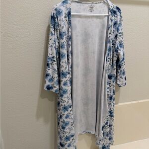 Floral Blue and White Kimono robe